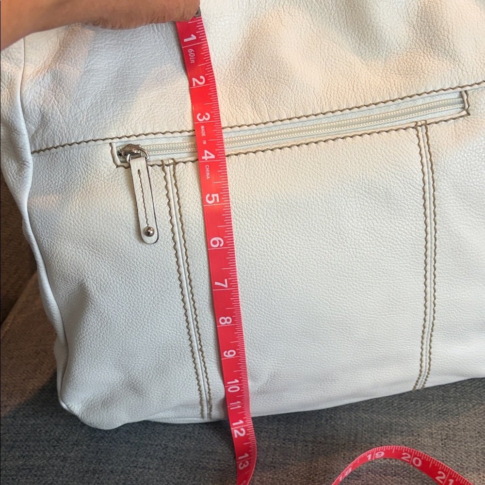 Tignanello White Leather Shoulder Bag with Silver Hardware - Picture 11 of 16